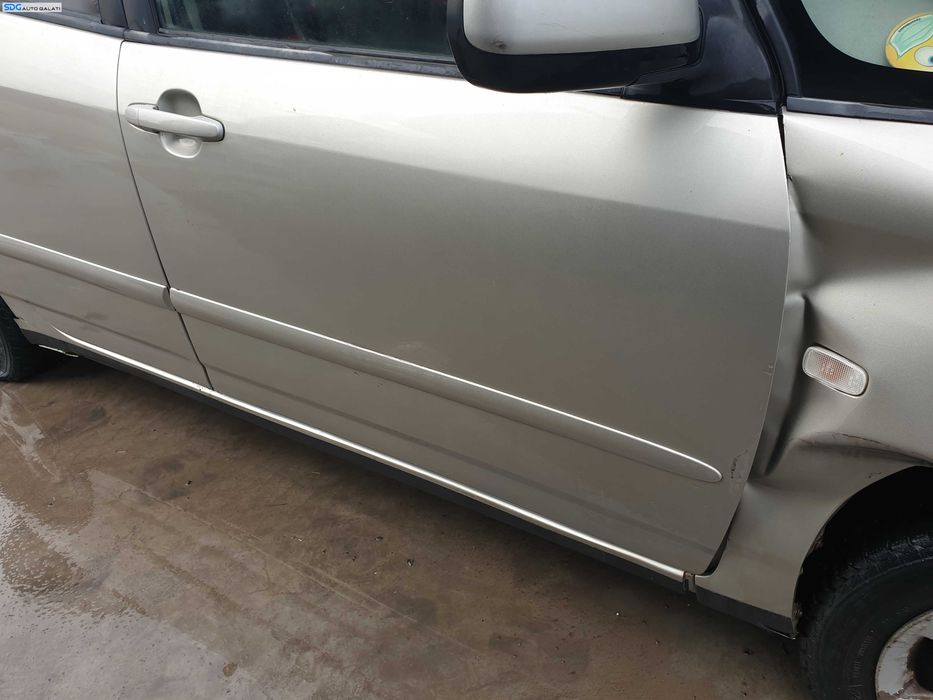 Usa Usi Portiera Portiere Dreapta Fata Dezechipata Toyota Corolla Verso E120 2001 - 2003 Culoare 1D9 [K8307]