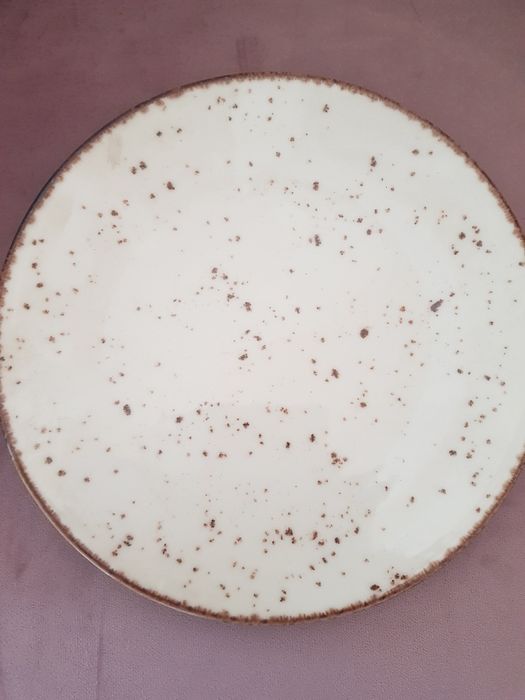 Порцеланови чиний и плата различни размери