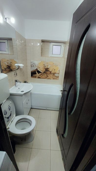 Proprietar închiriez apartament 3 camere ,zona Mausoleu Sud
