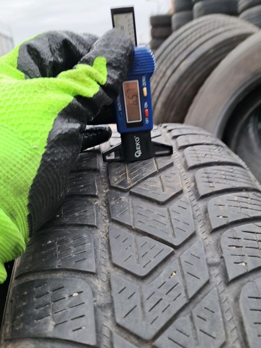 Anvelope de iarna 215-65r17 Pirelli