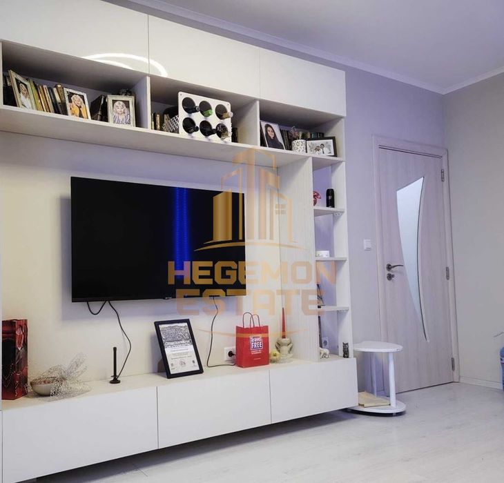 Продава се Двустаен апартамент в Варна, м-т Пчелина - 53 кв.м за 4838 €/кв.м - Снимка #1