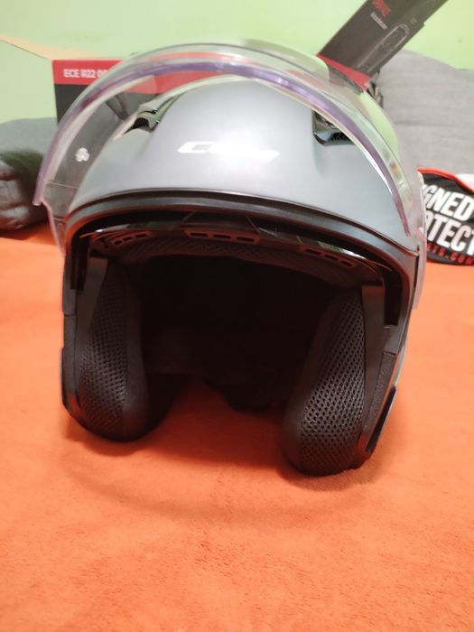 Vând casca moto CGM