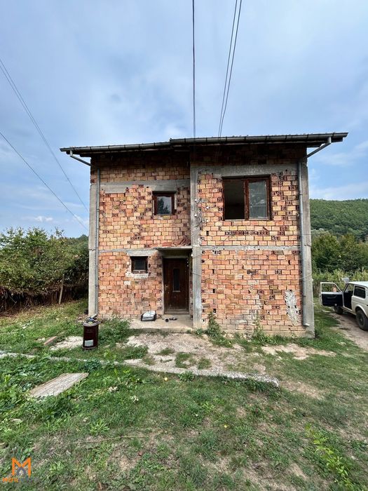 Двуетажна къща за продажба - село Боазът