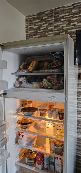 Vand combina frigorifica BEKO, No Frost,  cu dozator de apa