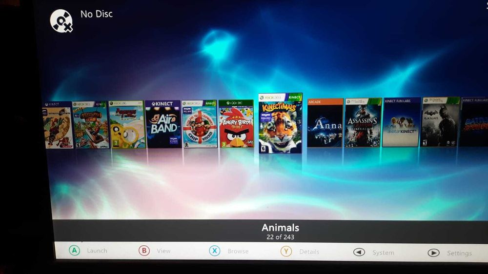 Xbox 360 E modat RGH3 cu HDD 1 TB  peste  200 de jocuri