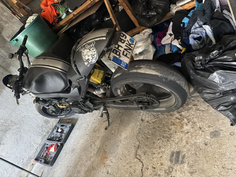 Vand Honda VTR 1000 F