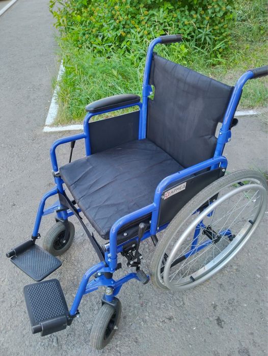Продам инвалидную коляску