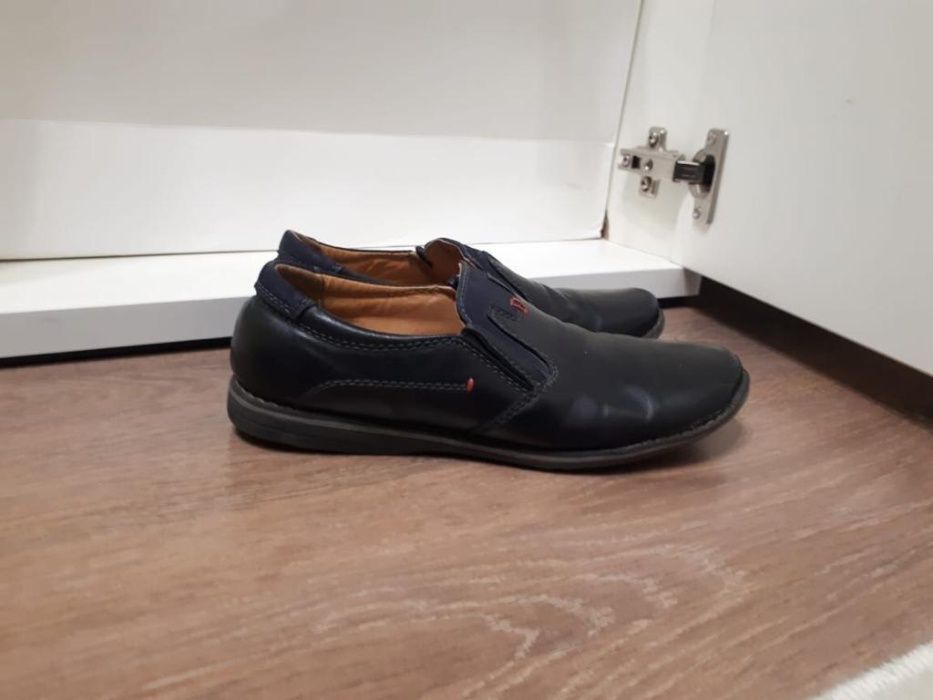 Продам детскую ботинку для мальчиков