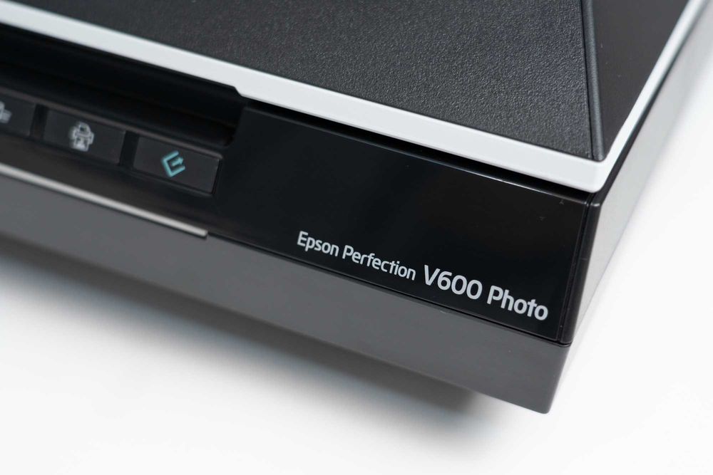 Фотосканер Epson Perfection V600 Photo (для пленки)