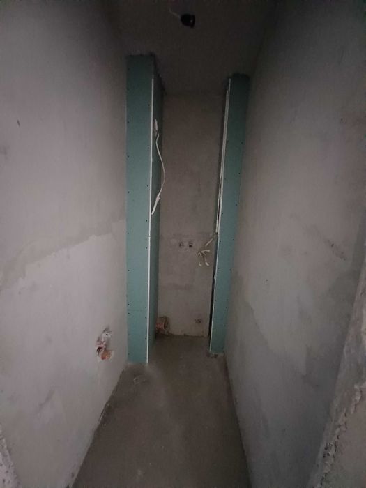 Продава се Тристаен апартамент в Варна, Център - 93 кв.м за 2474 €/кв.м - Снимка #11