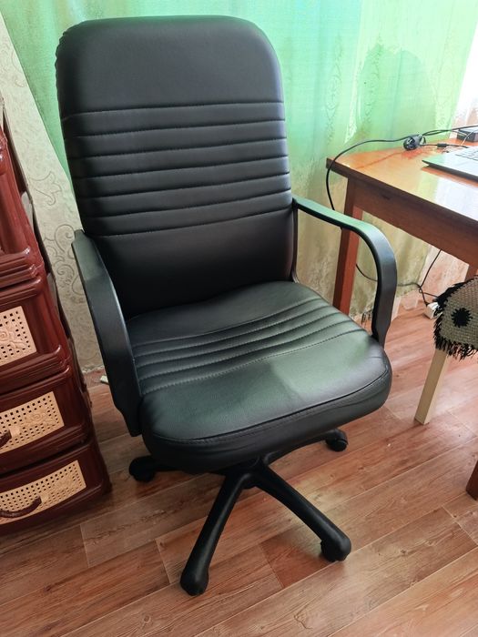 Кресло офисное и для  компьютера