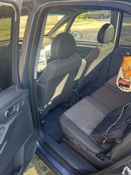 Продавам Опел Мерива 1,6