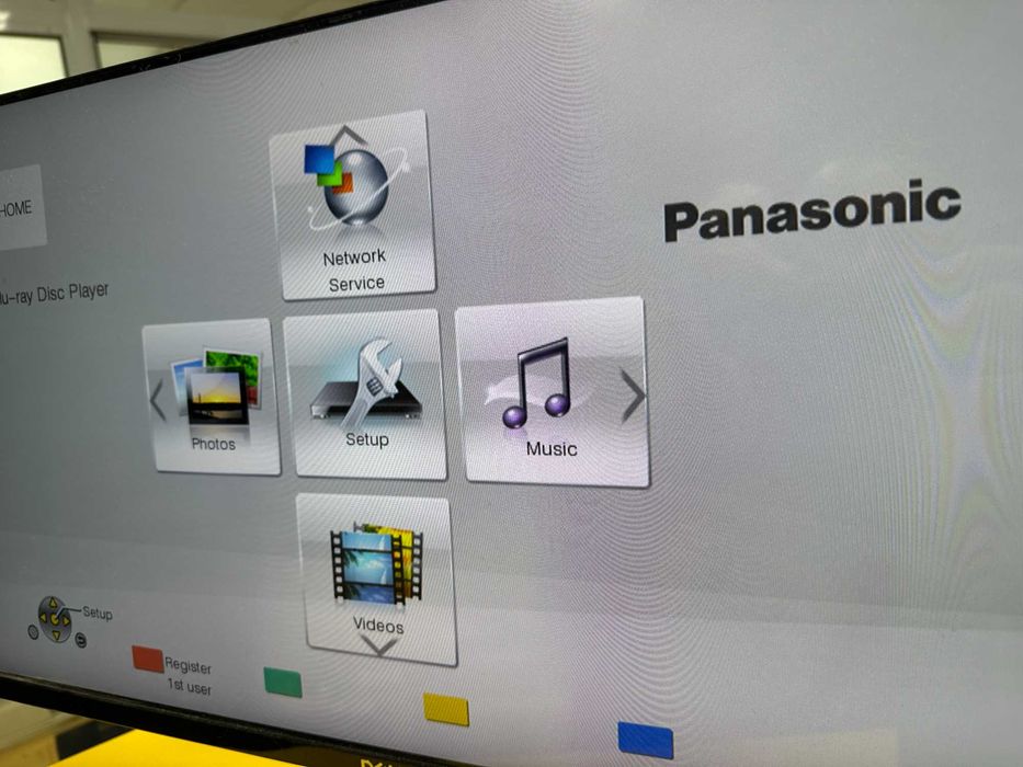 Smart Network Blu-ray Disc™/ DVD Player Panasonic DMP-BD81