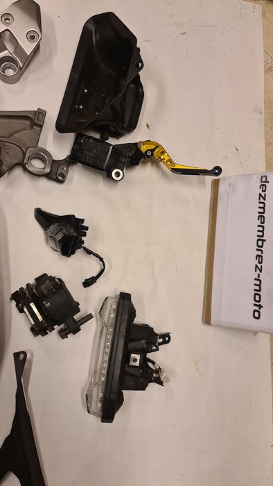 YAMAHA MT 10 MT10 carene scărițe pompă frână stop piese lampa poziție