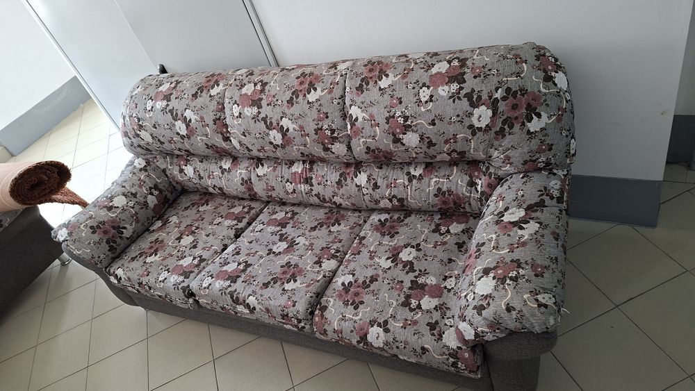 Продам раскладной диван и кресло