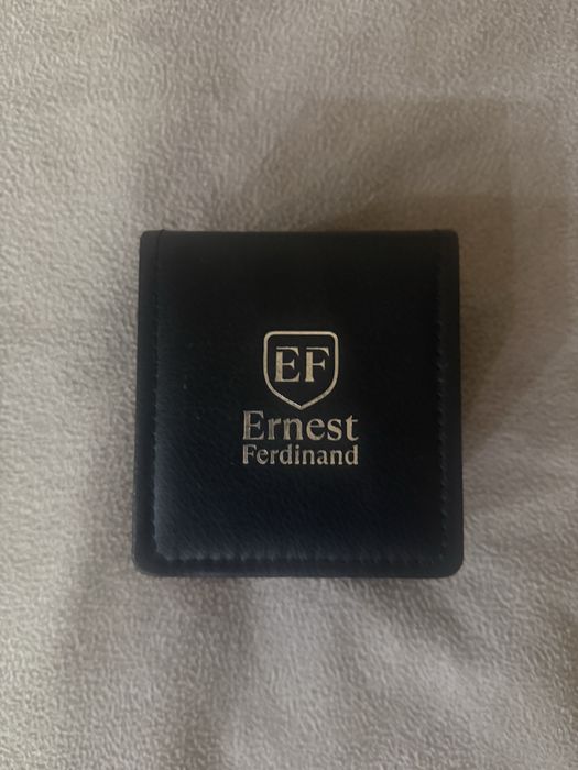 Часовник  Ernest Ferdinand ръчен