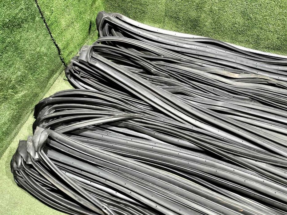 Продам Уплотнители дверей резинки Toyota Camry 40 / 45