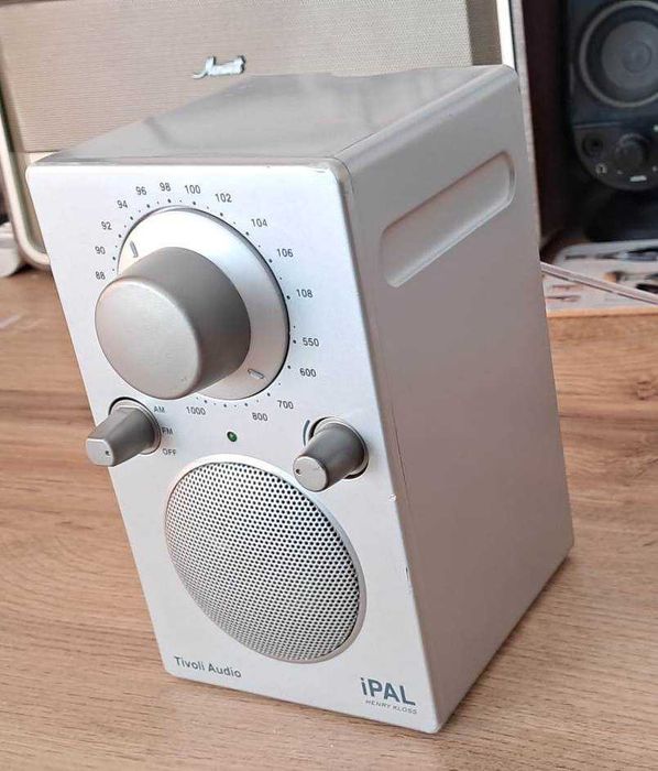 Radio Tivoli Audio iPAL Henry Kloss
