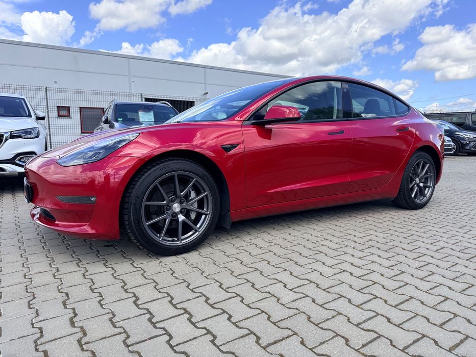 Tesla Model 3 Primul proprietar