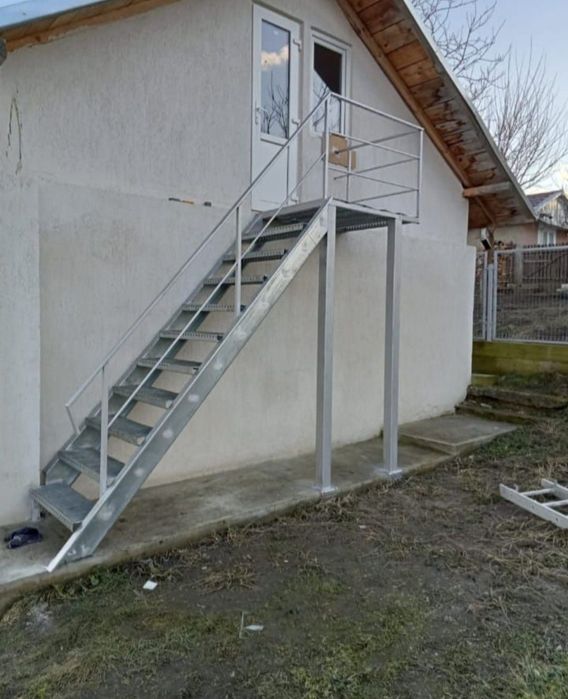 Scării metalice multe modele