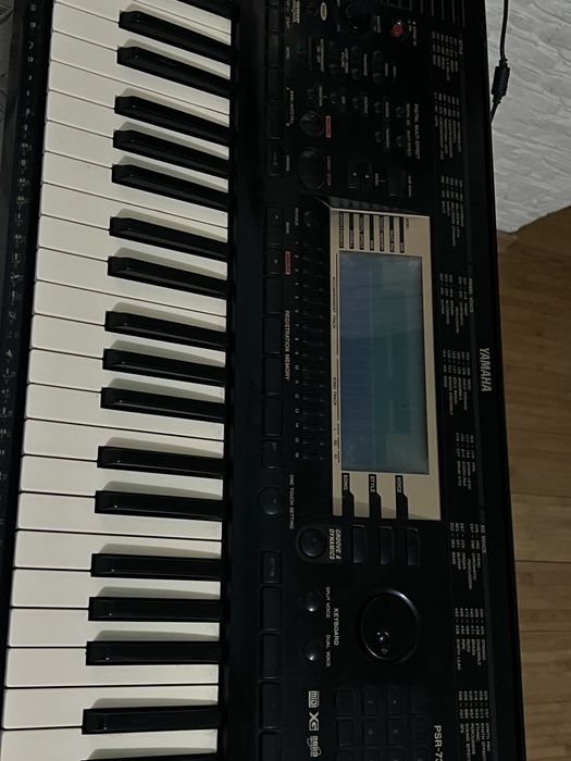 Синтезатор Yamaha PSR-730