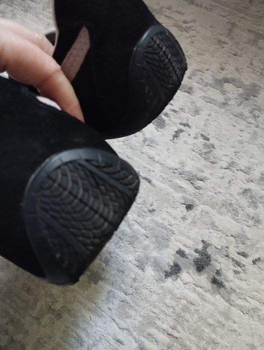 Кроссовки из натуральной замши