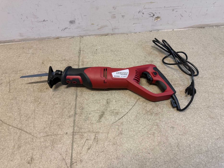 Трион саблевиден 750W RD-RS29 /Трион саблен акум. 18V 1x4Ah quick