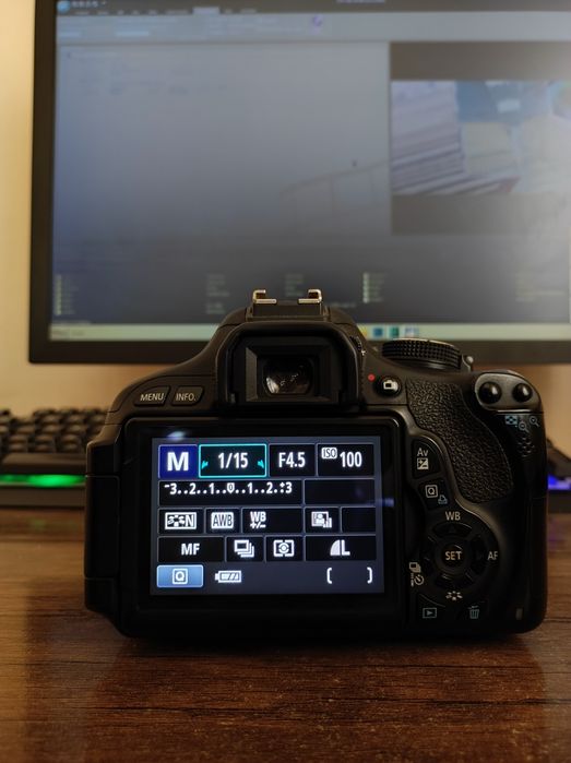 Canon 600D +sumka+batereyka