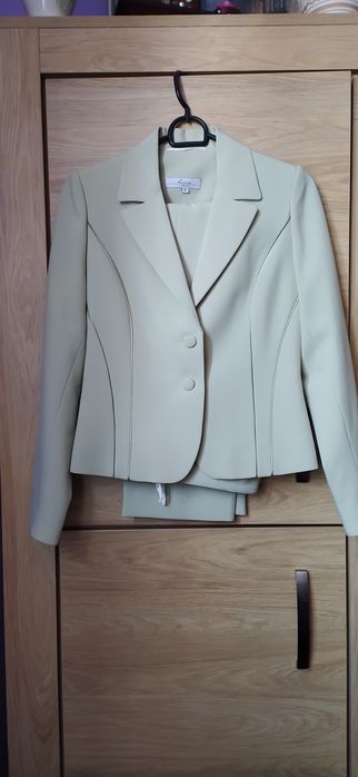 Costum cu pantalon verde olive