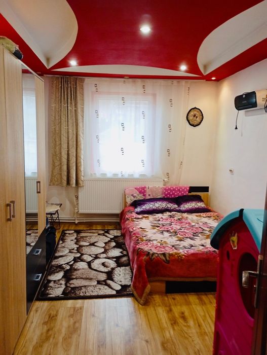 Vând casă în Țebea la 7km de mun Brad