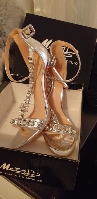 Sandale elegante noi