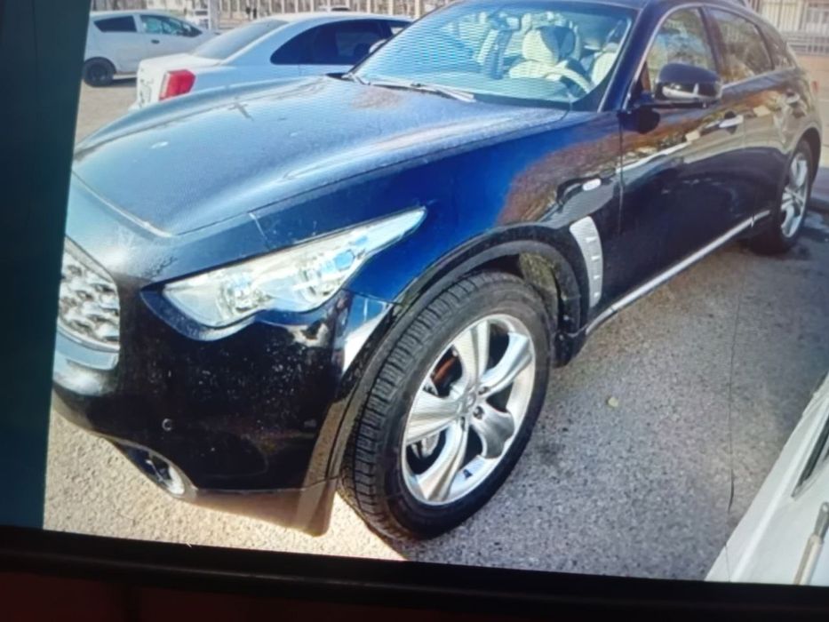 INFINITI FX 35 крассовер