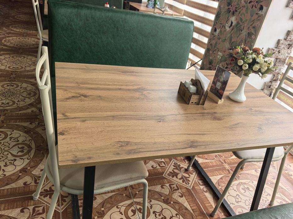 Продам диваны и столы для кафе