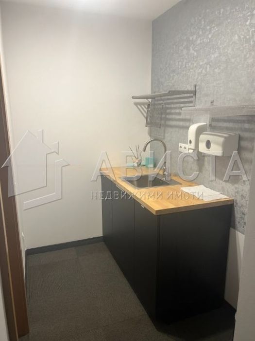 Дава се под наем Офис в София, Зона Б-5 - 39 кв.м за 500 € - Снимка #2