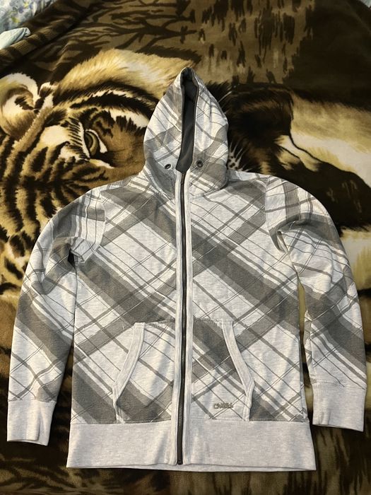 Продавам суичър ONEILL