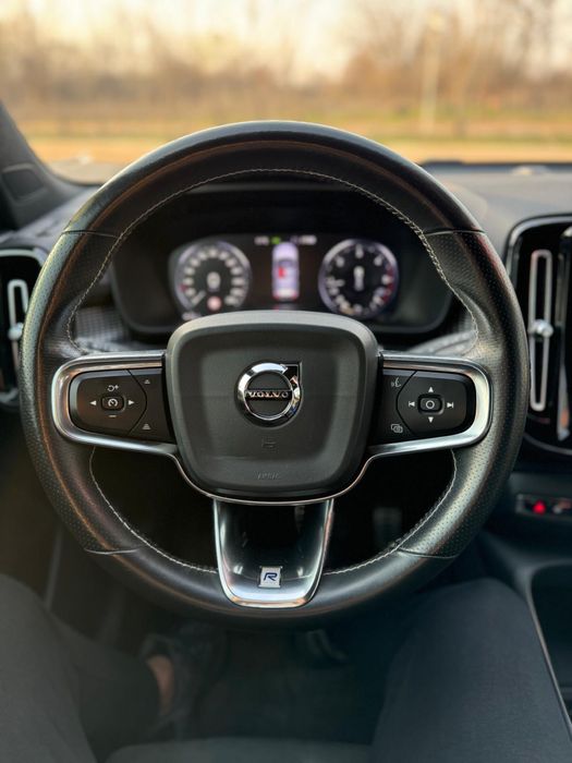 Volvo XC40 2019 R-Design Diesel