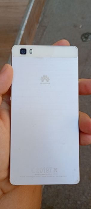 Hawaii p8 funcționează perfect numa touchscreen defect dysplayul e perfect