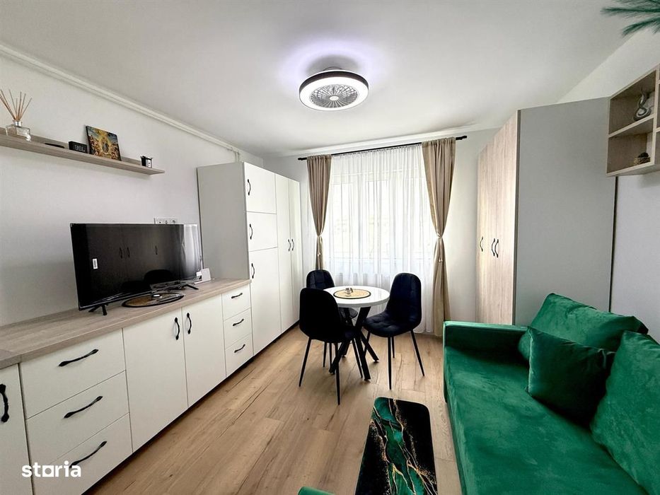 Garsoniera mobilata si utilata, bloc cu lift, parcare disponibila — fotografia 1