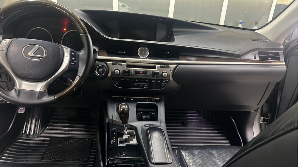 Лексус еs 250 японец