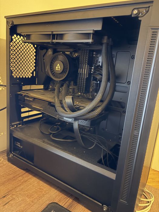 Vând PC Gaming TOP – Rulează Orice! Ryzen 7 5800X,GTX 1080 Ti,32G Rami