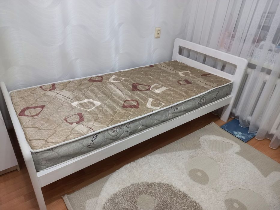 Кровать, деревянная