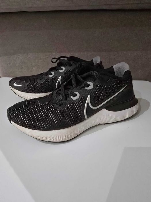 Дамски маратонки Nike Renew