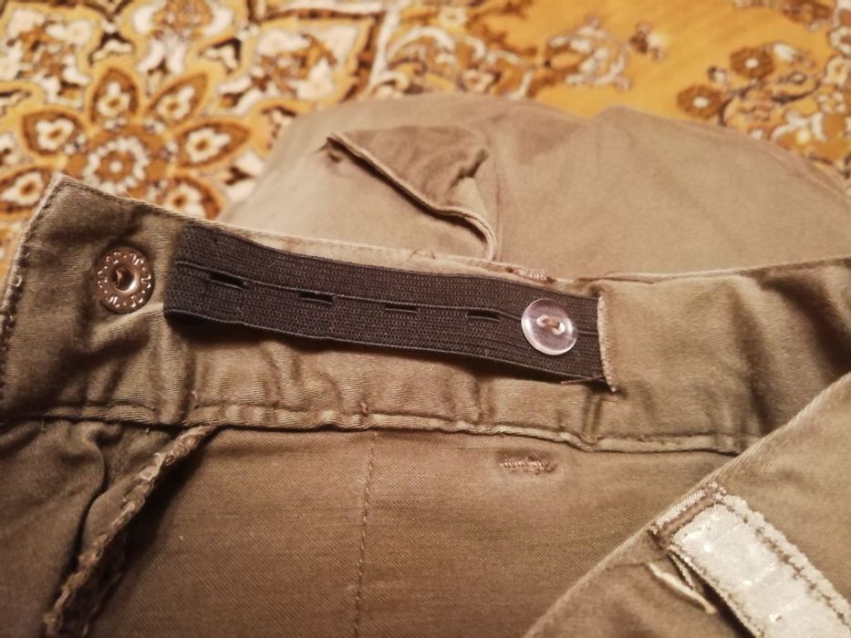 Брюки цвета хаки