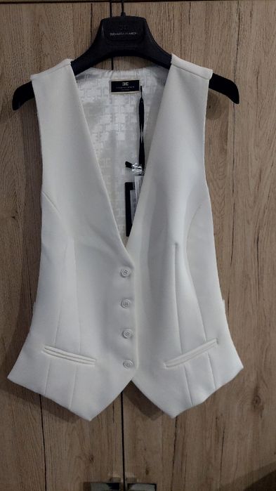 Чисто нов Елек Elisabetta franchi