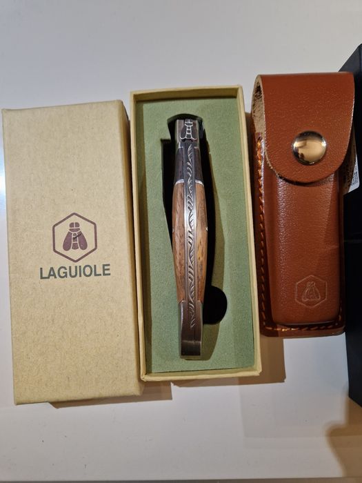 Чисто нов  нож Boker titanium S35VN и чисто нов нож Laguiole