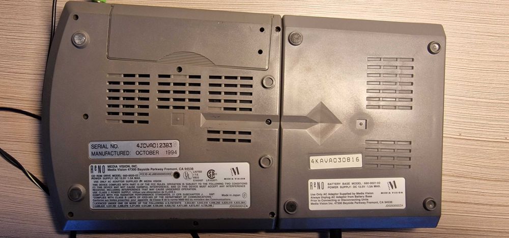 Ретро CD плейър и външно CD-ROM устройство Media Vision ReNo – работещо