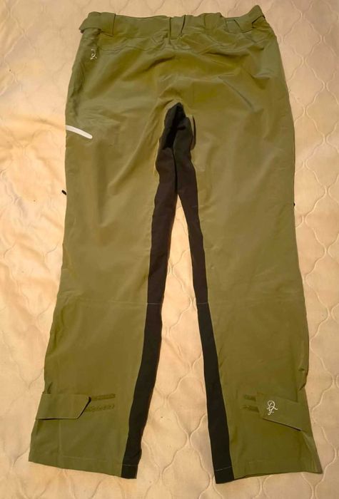 Панталон за планина