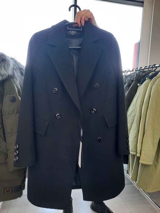 Пальто чёрное новое