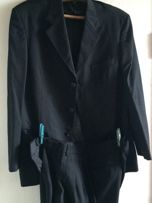 Костюм мужской классический цвет черный, б/у, производство Италия.