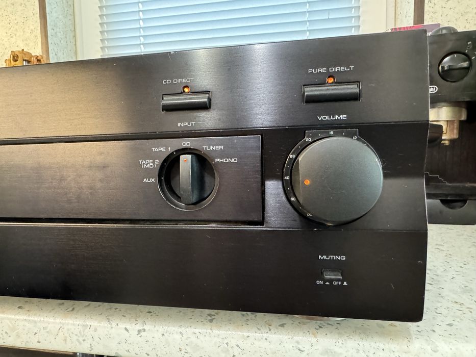 Yamaha AX-892 Мощен стерео усилвател